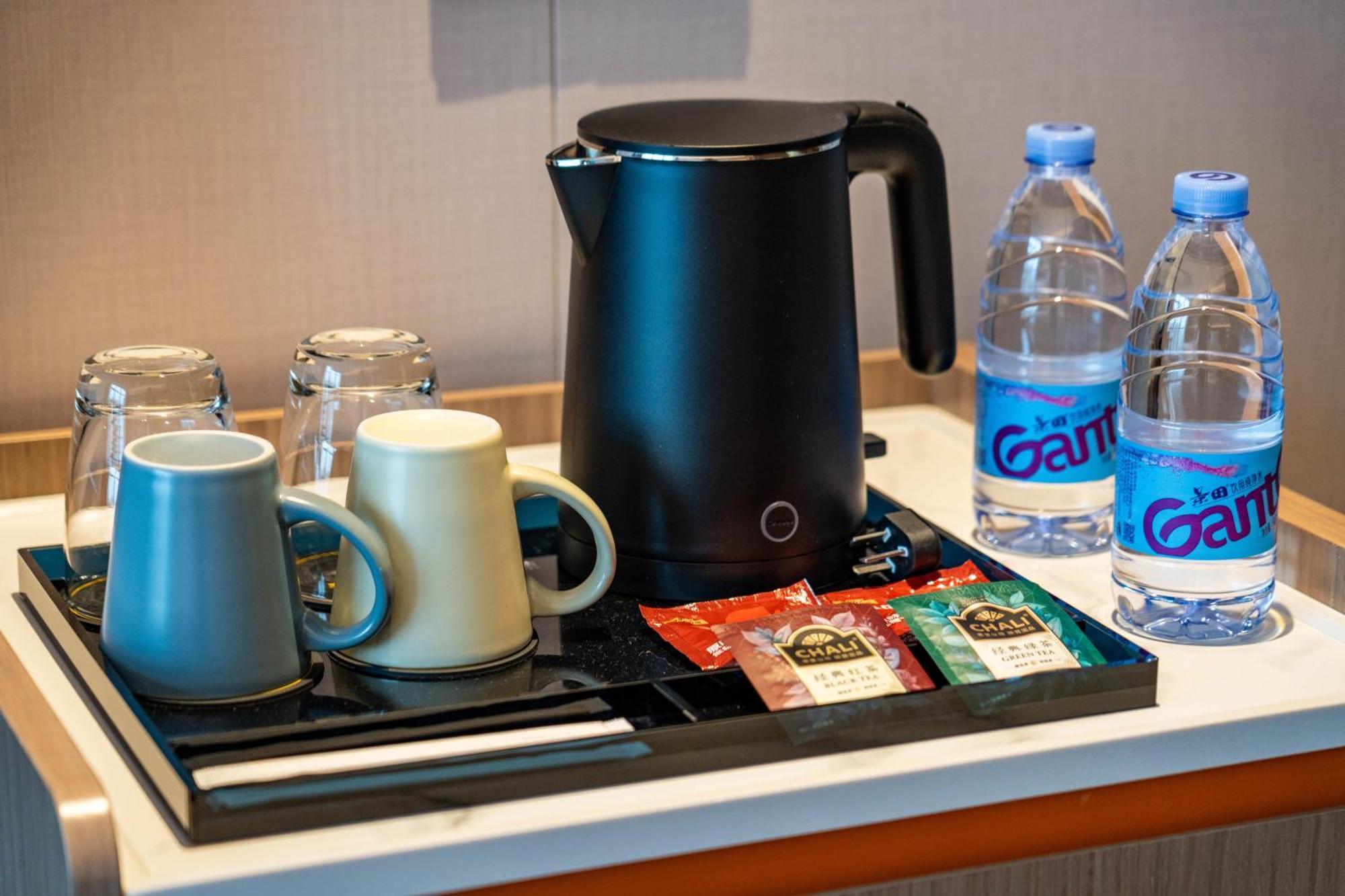 Liang Fan Holiday Inn Guangzhou Bagian luar foto