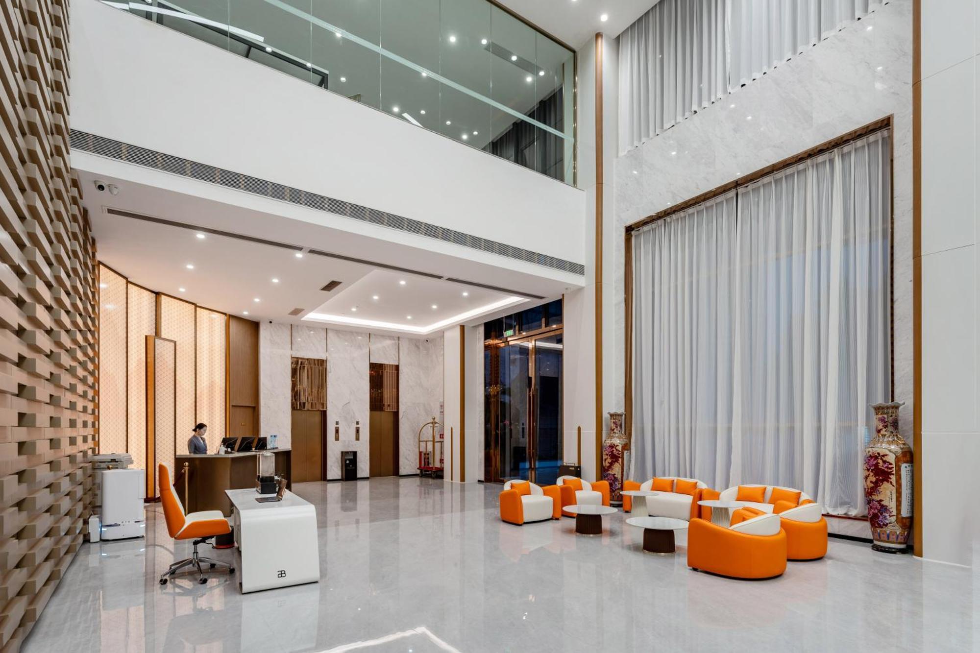 Liang Fan Holiday Inn Guangzhou Bagian luar foto