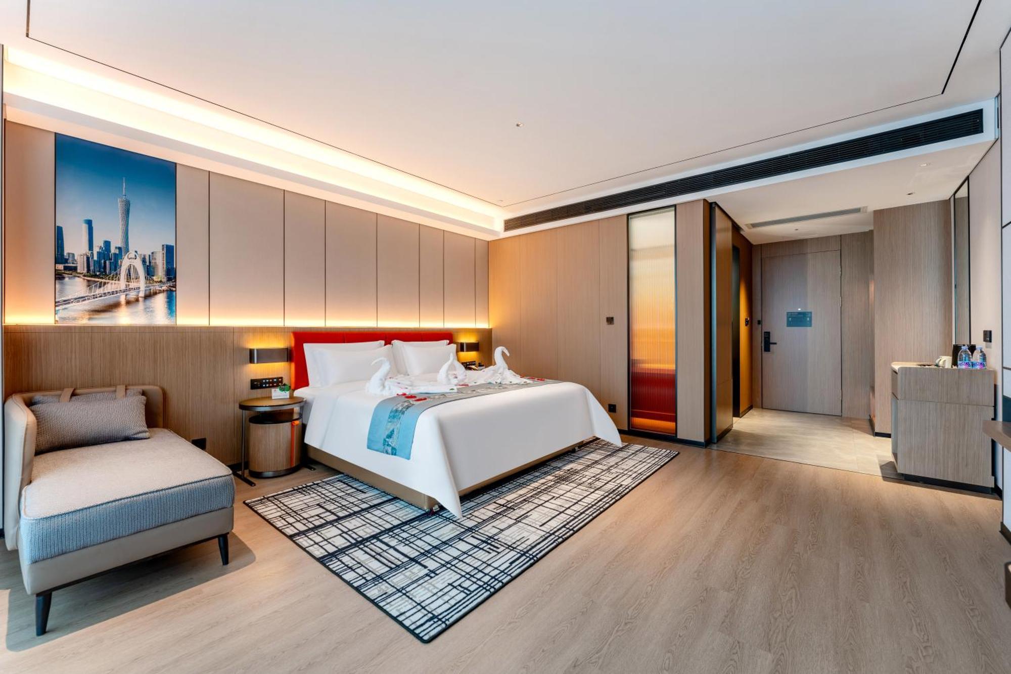 Liang Fan Holiday Inn Guangzhou Bagian luar foto