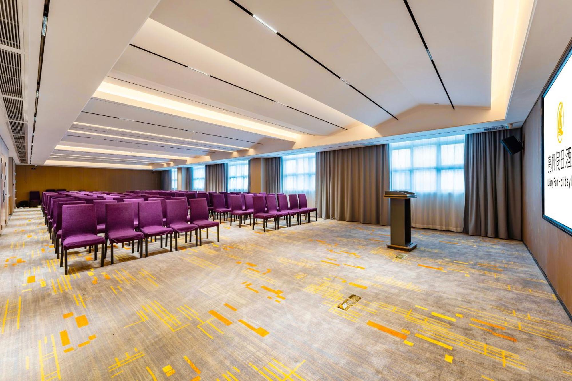 Liang Fan Holiday Inn Guangzhou Bagian luar foto