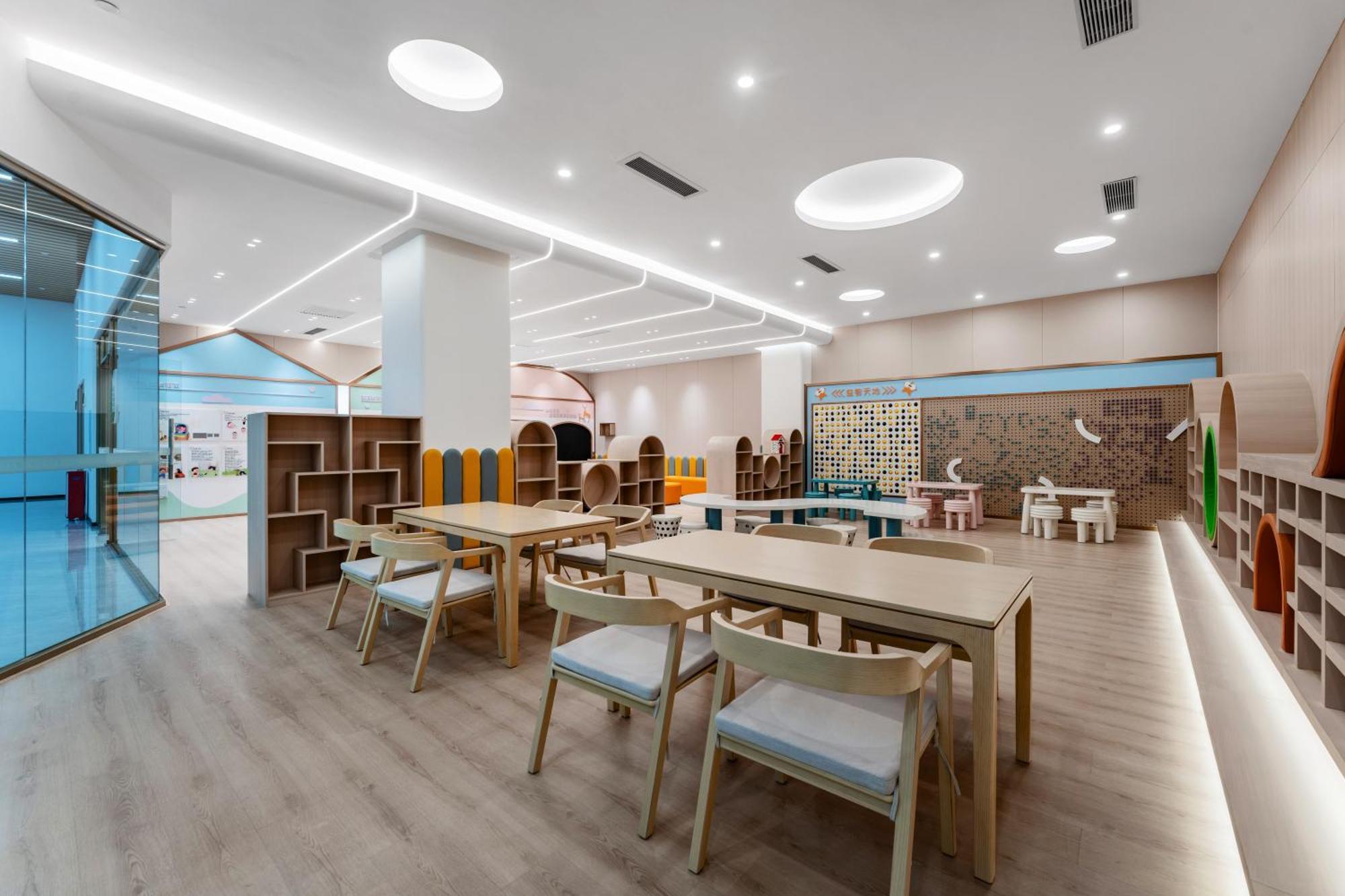 Liang Fan Holiday Inn Guangzhou Bagian luar foto