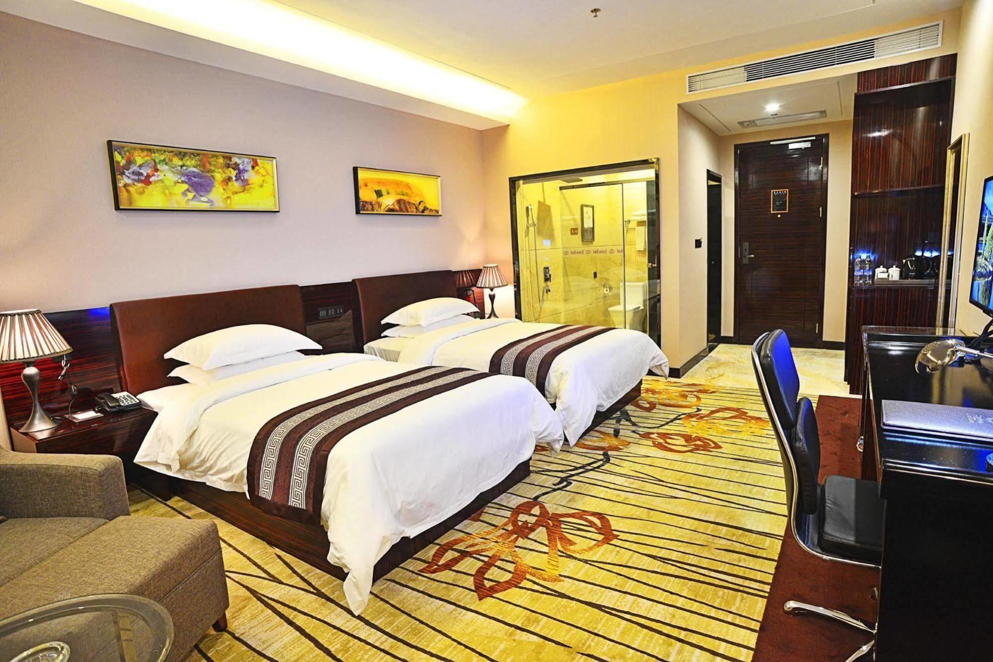 Liang Fan Holiday Inn Guangzhou Bagian luar foto